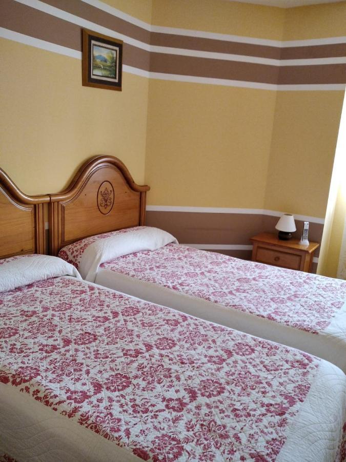 Pension Vega De Pas Comillas Exterior photo